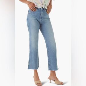 Wrangler High Waist Raw Hem Kick Flare Mom Jeans in Sunkiss WHMKFSK size 27